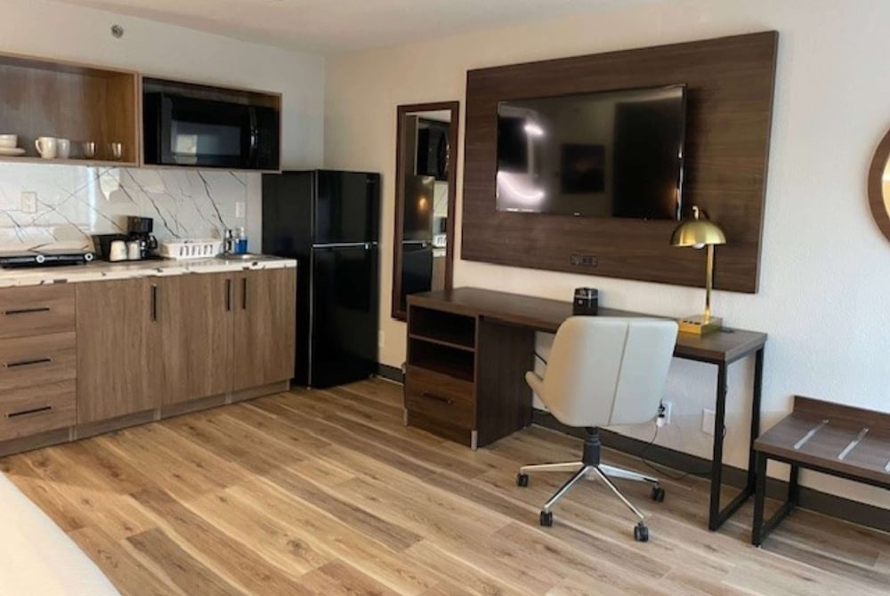 Hawthorn Extended Stay by Wyndham Springdale 28/34