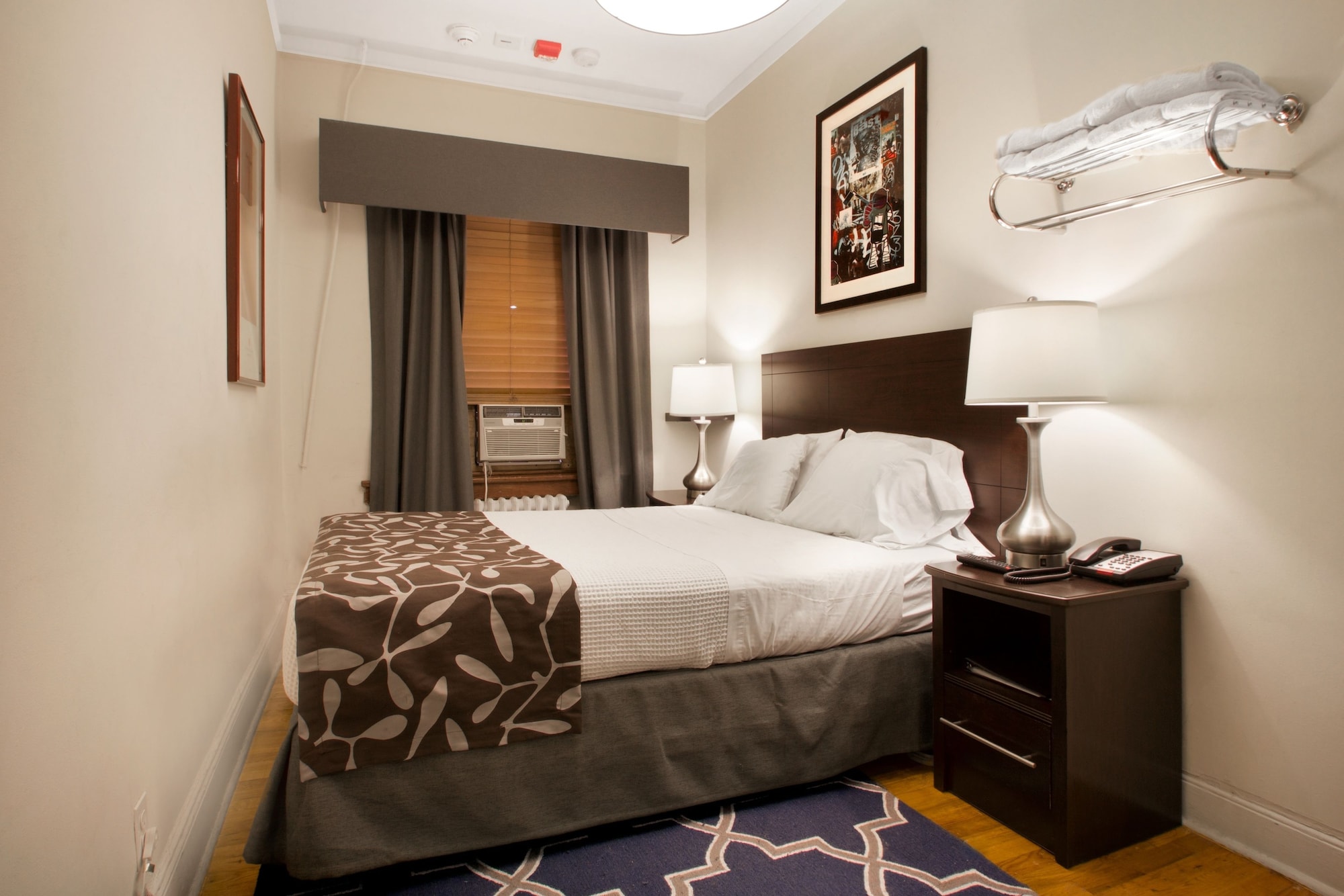 غرفة اقتصادية بسرير كوين بحمام مشترك، HOTEL 309 2/4