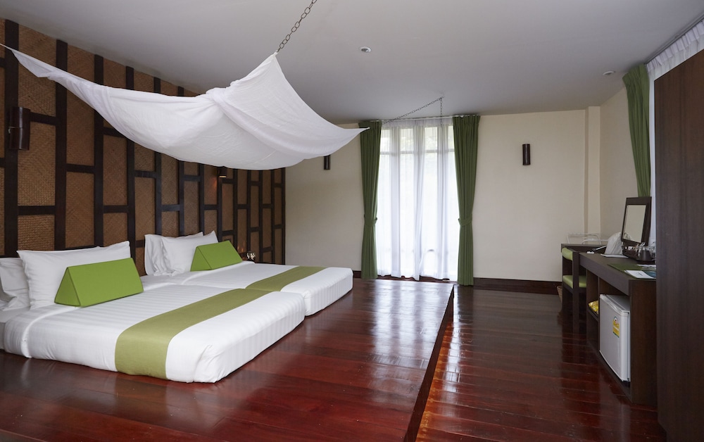 Wareerak Hot Spring And Wellness 10/50