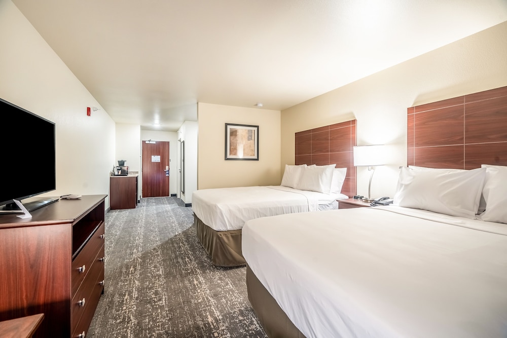 Comfort Inn & Suites Morgan - South Ogden 24/63