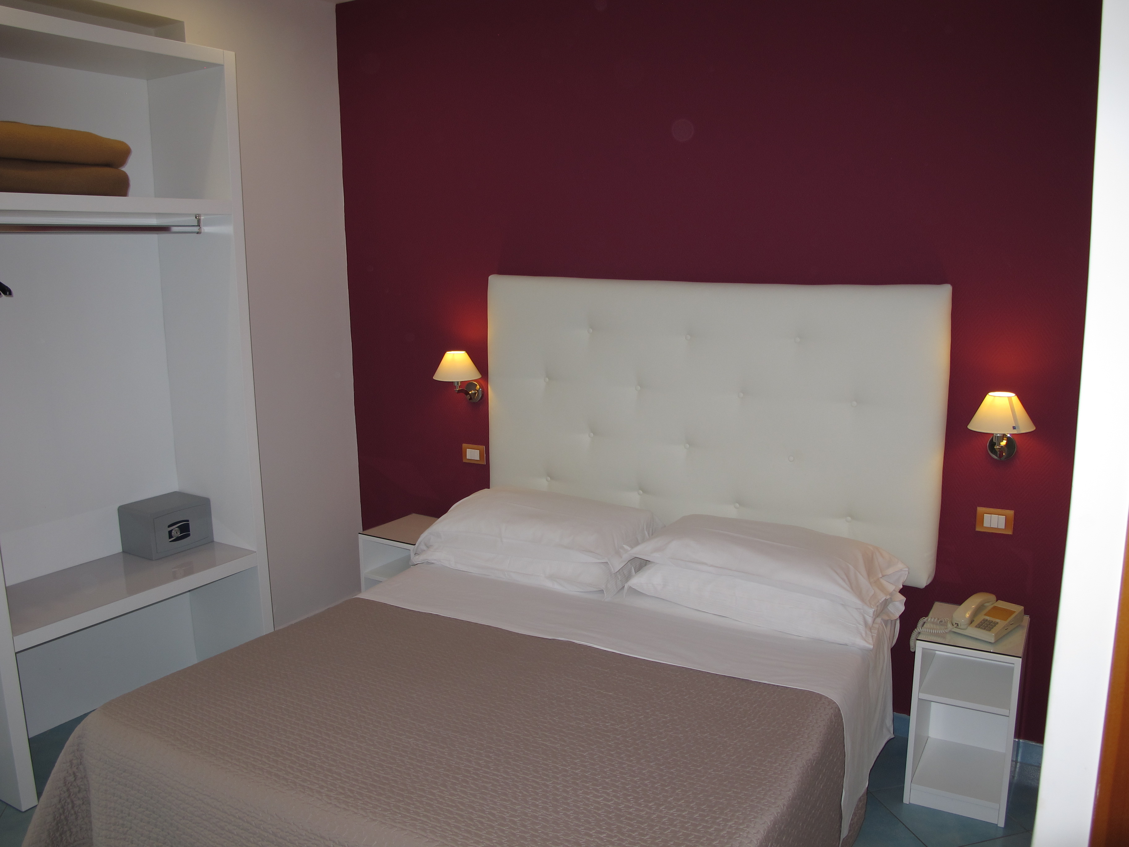 ECONOMY, DOUBLE BED
