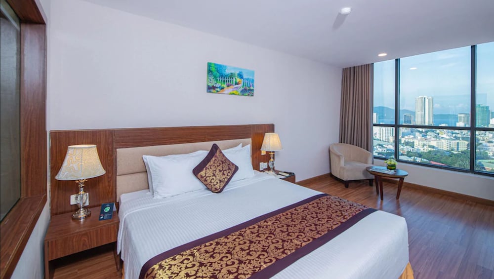 PREMIUM, DOUBLE BED, CITY VIEW