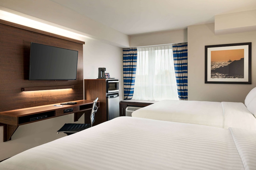 Microtel Inn and Suites by Wyndham Antigonish 5/21