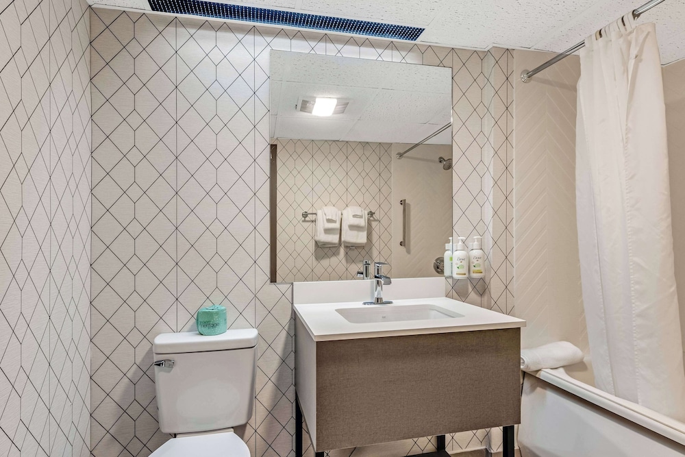 The Wander Hotel, a Ramada by Wyndham 51/52