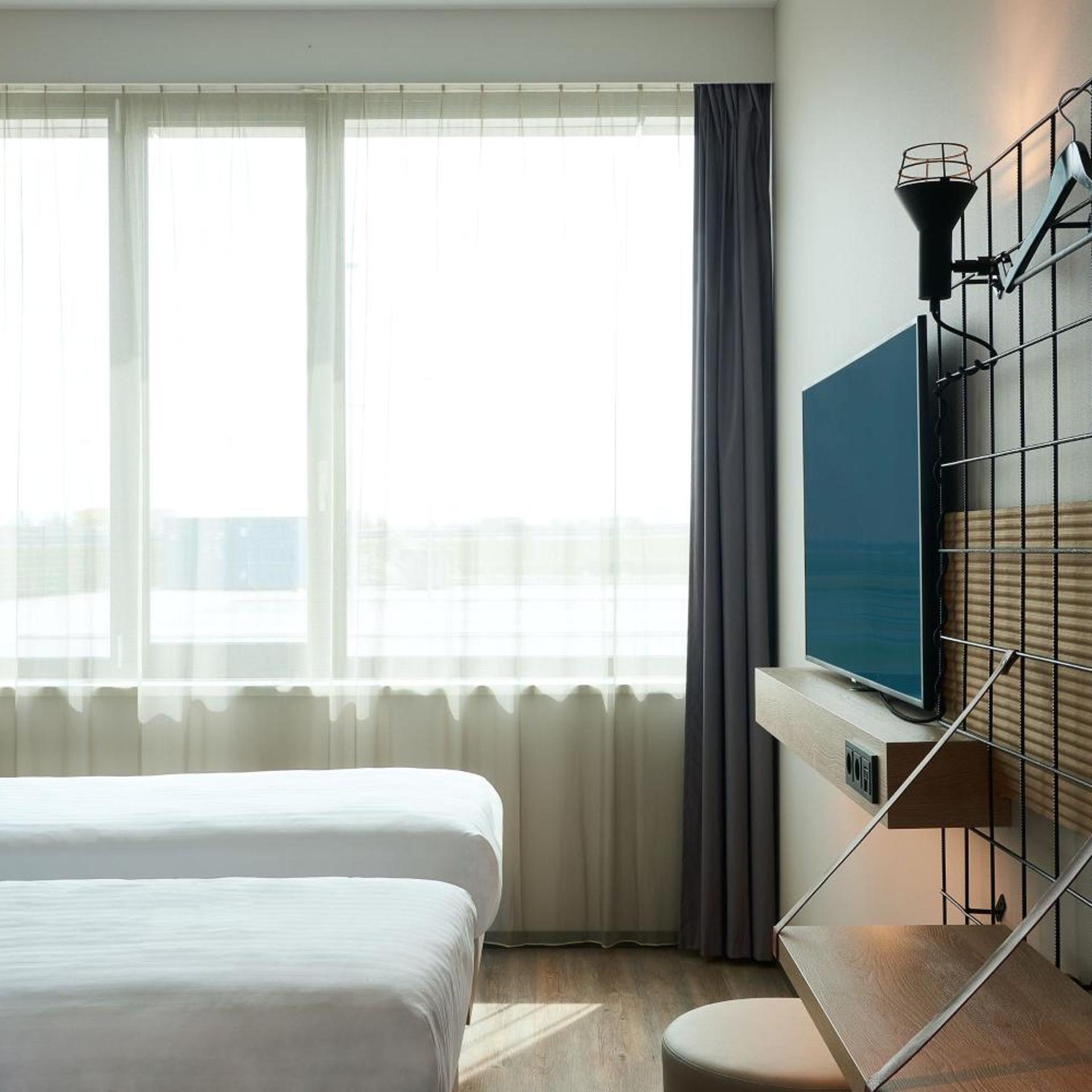 Moxy, Twin Beds