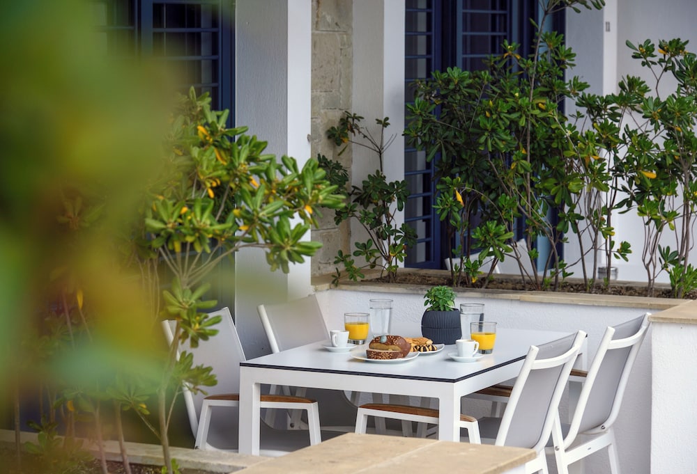 Elpiniki Luxury Apartments 48/66
