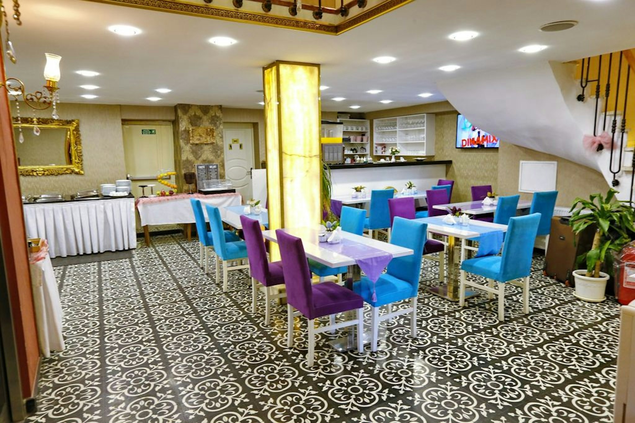 Diamond Royal Hotel 39/41