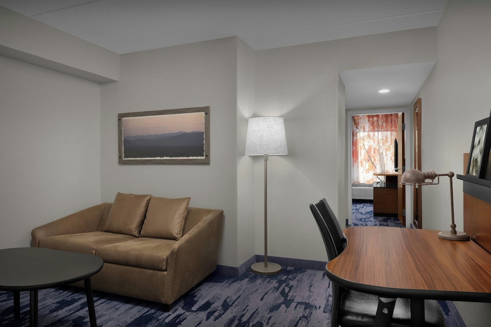 Fairfield Inn And Suites Winston Salem Hanes Mall 43/71
