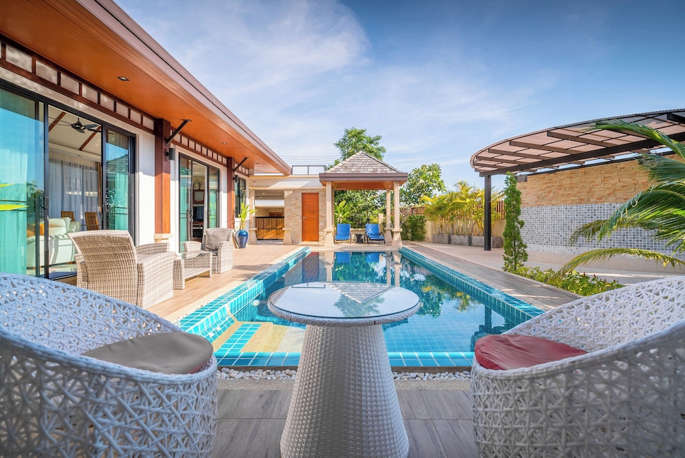 Rawai Vip Villas Kids Park And Spa 48/87