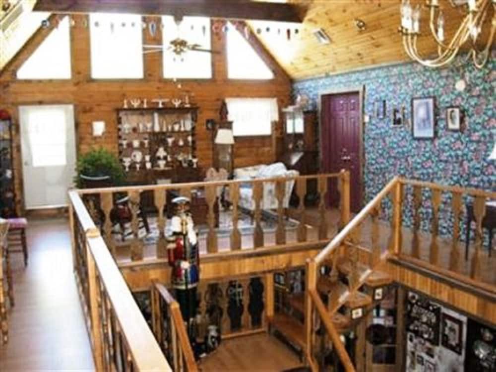 Berry Patch Bed and Breakfast 39/50