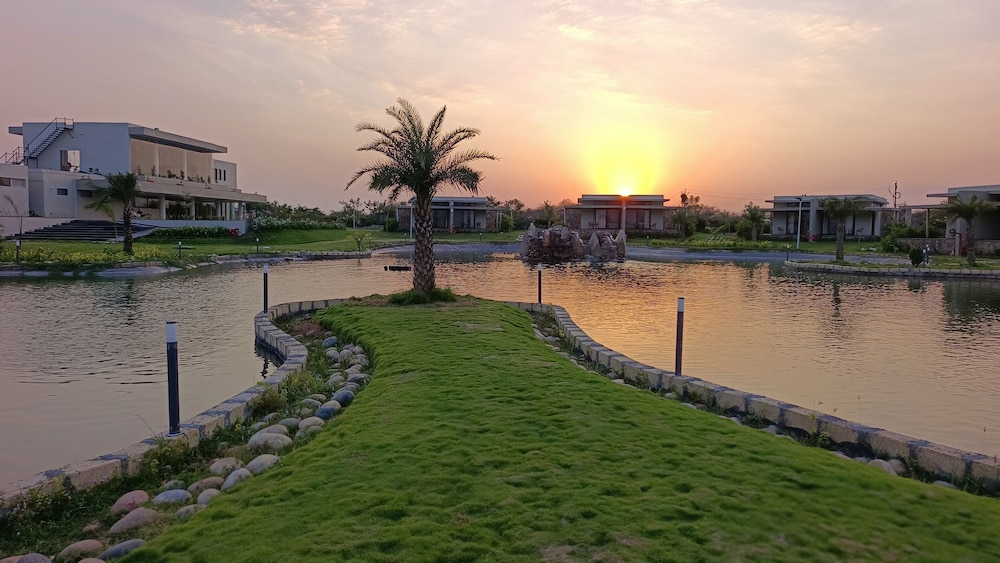 Araiya Gir A Mavintara Resort 55/62
