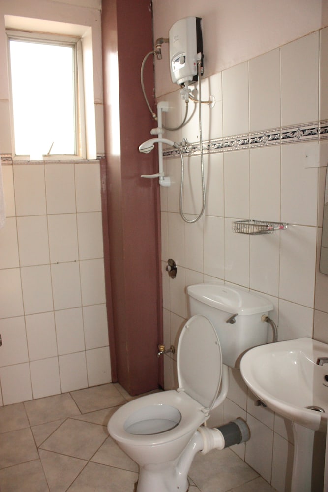 New Scroll Inn Hotel 47/50