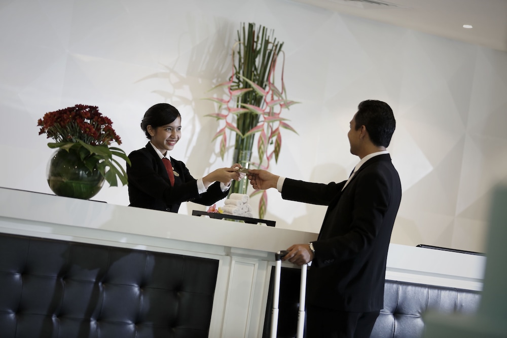 Hotel Santika Kelapa Gading 4/36