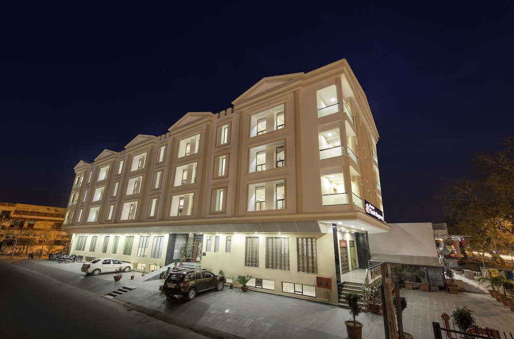 Hotel Yash Regency 2/49