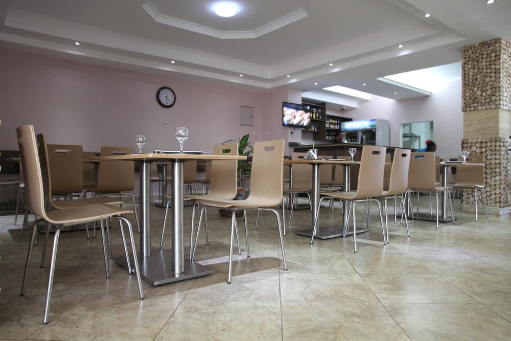 Namayiba Park Hotel 43/50
