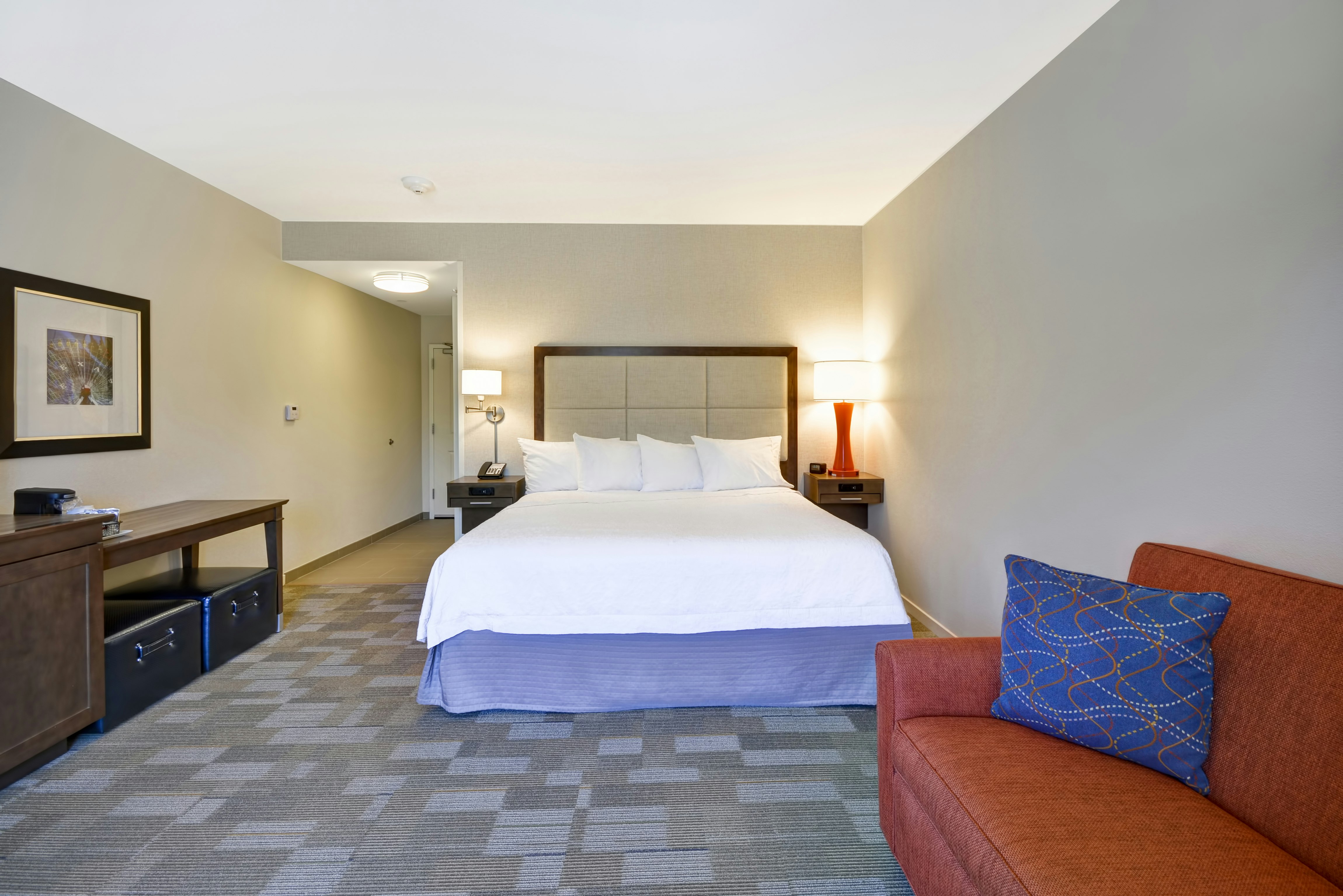 ROOM, KING BED, SOFA