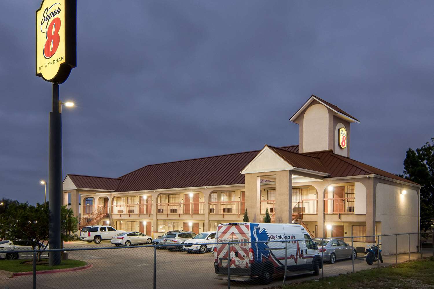 Super 8 by Wyndham Grand Prairie Southwest 8/24