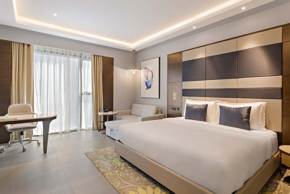 Luxury, King Bed, Burj Khalifa View, Sofa, Kitchenette