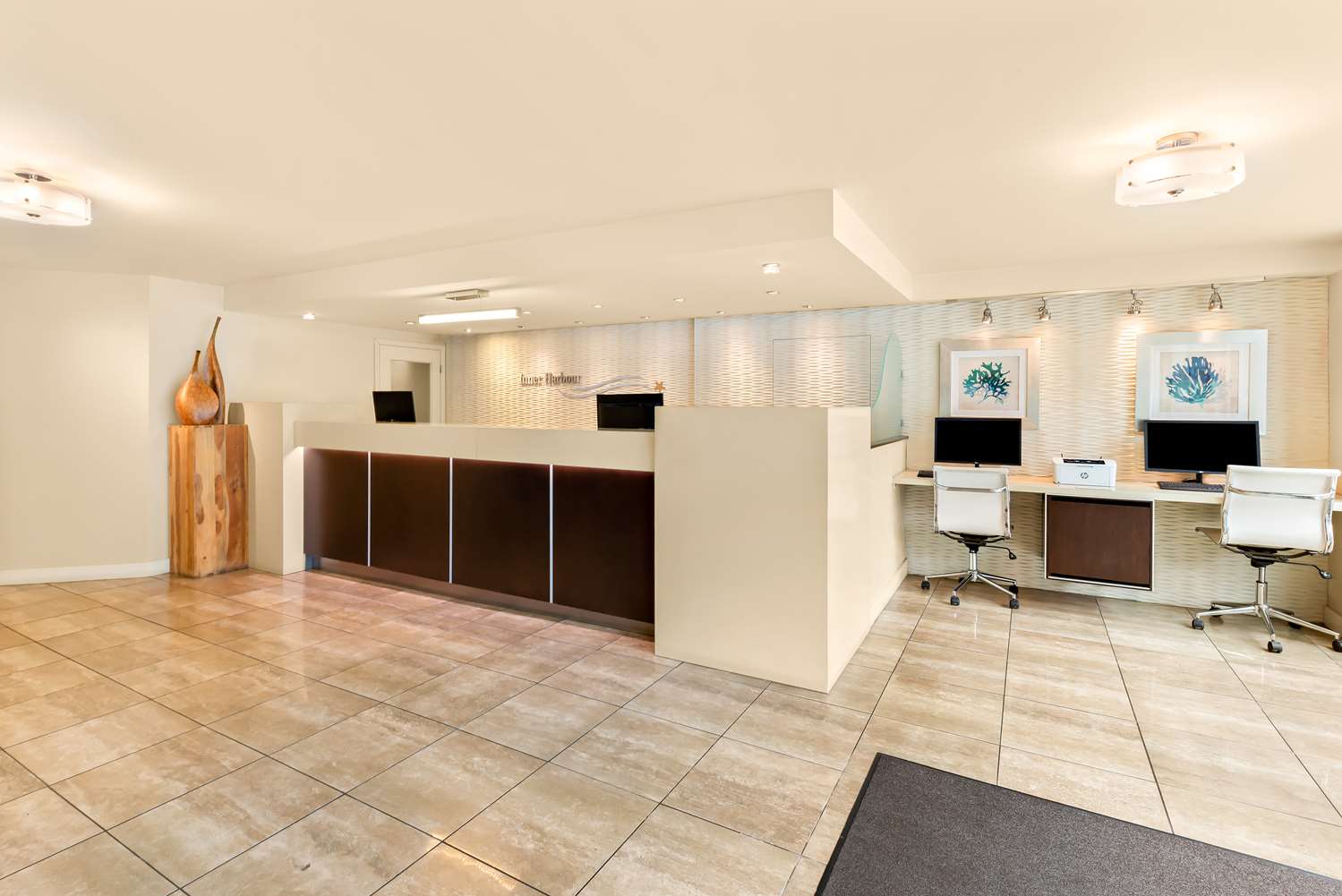 Best Western PLUS Inner Harbour Hotel 5/47
