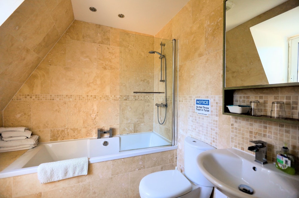 Edinburgh Holiday Guest House 38/40