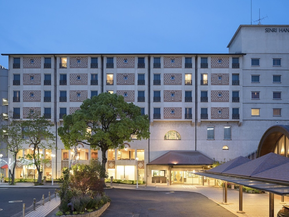 Senri Hankyu Hotel 1/64