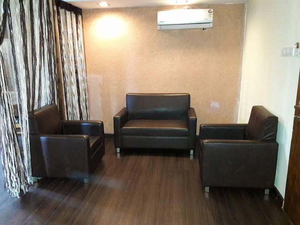 Hotel Raj Residency 26/35