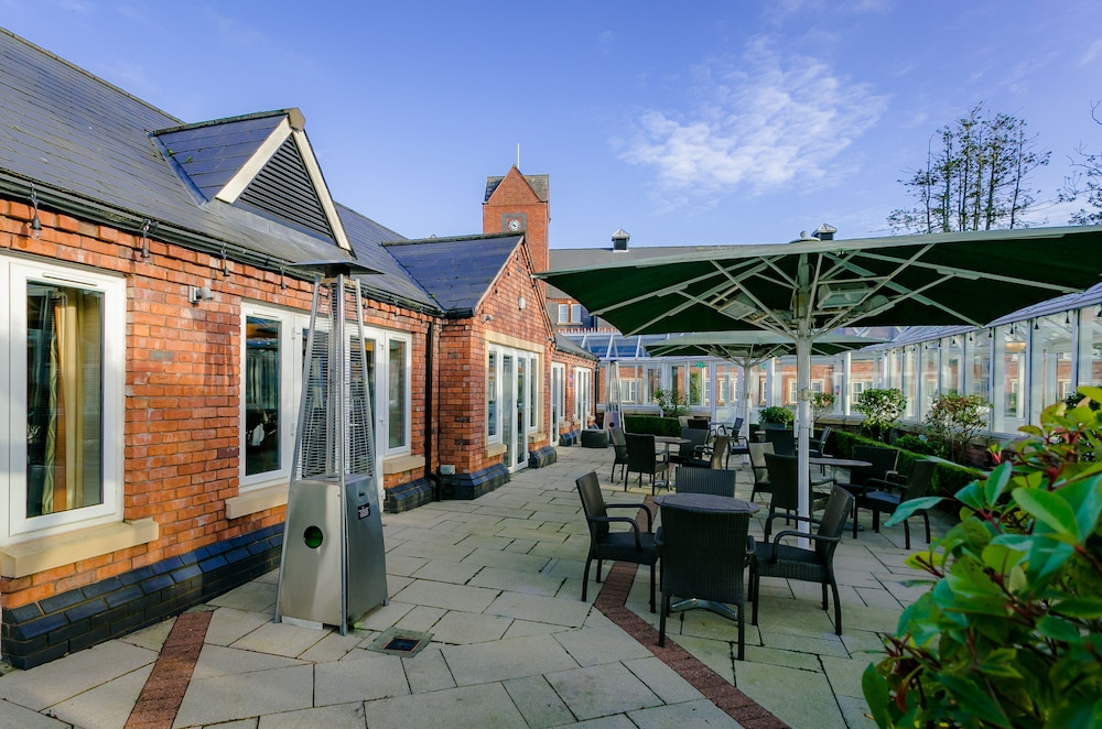 The Park Royal Hotel & Spa 68/71