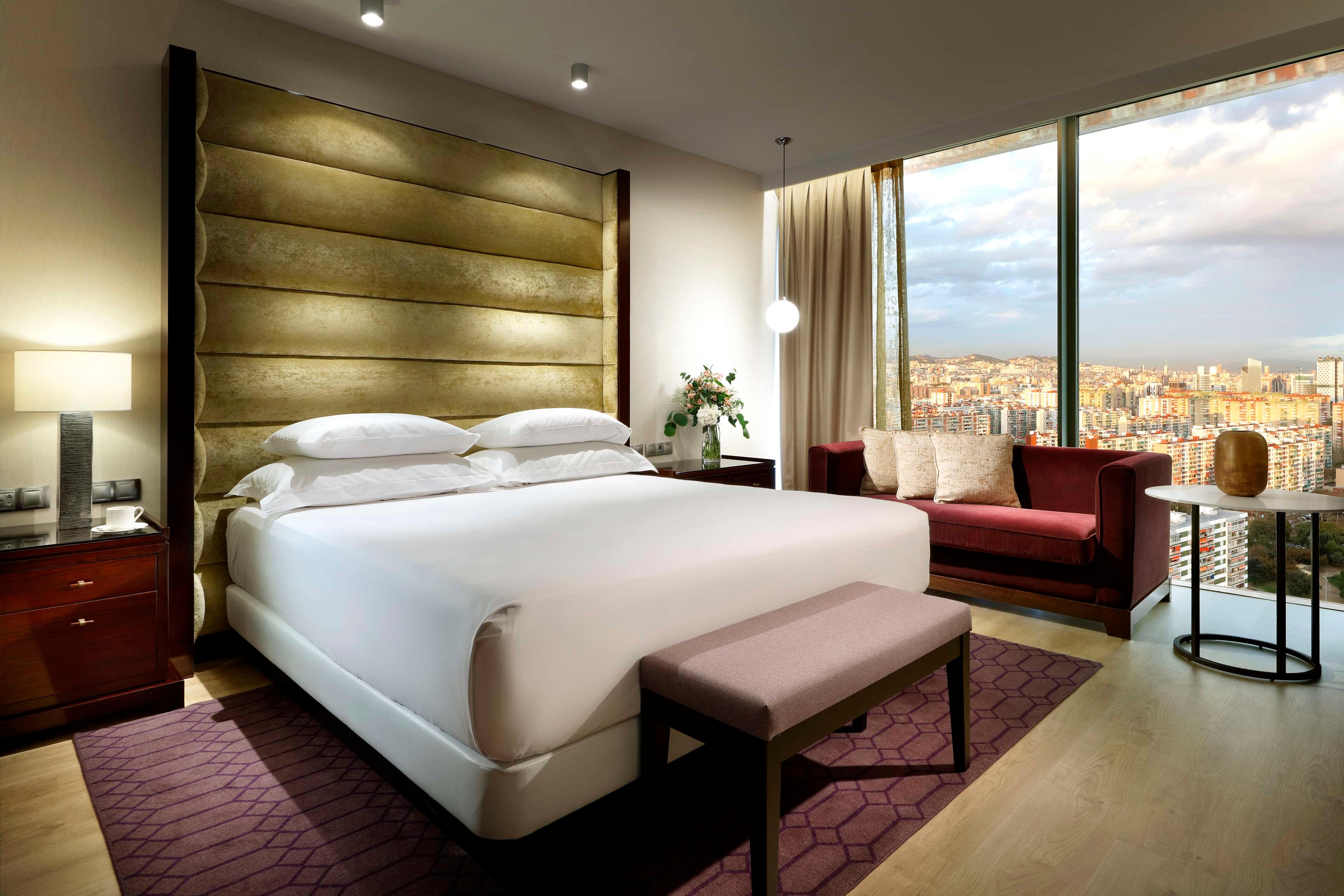 Deluxe, Double Bed