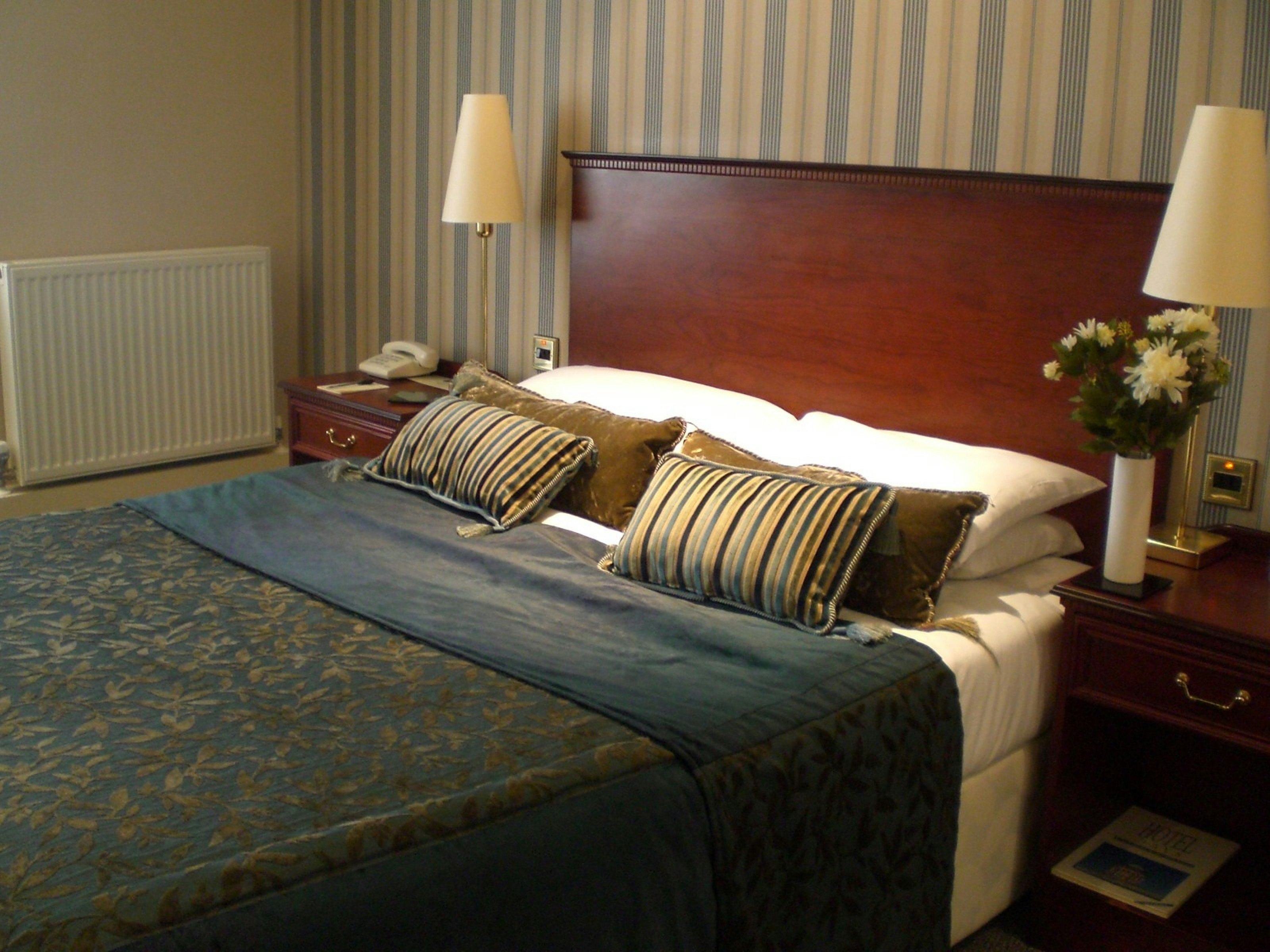 Cairn Hotel 29/50