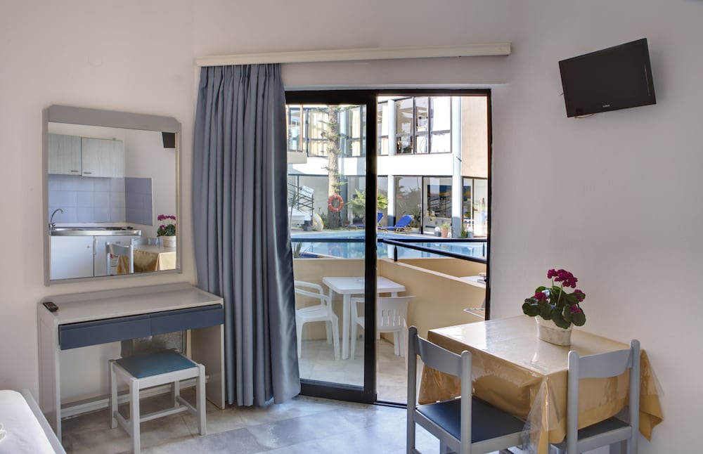 Akasti Hotel 17/39