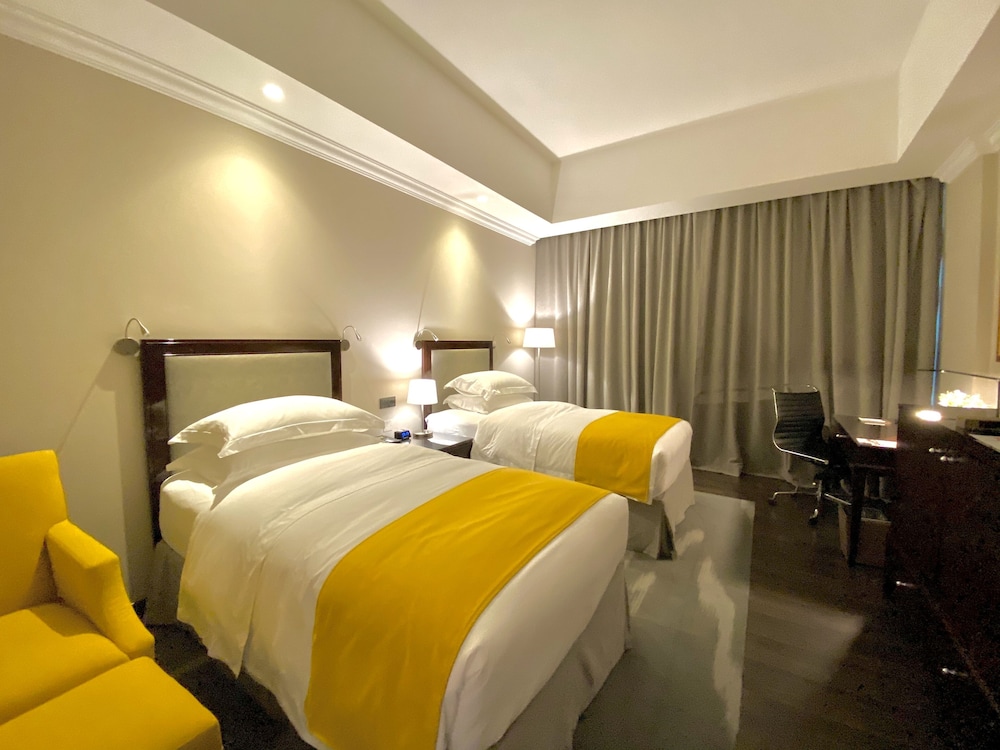 Millennium Hotel Doha 25/90