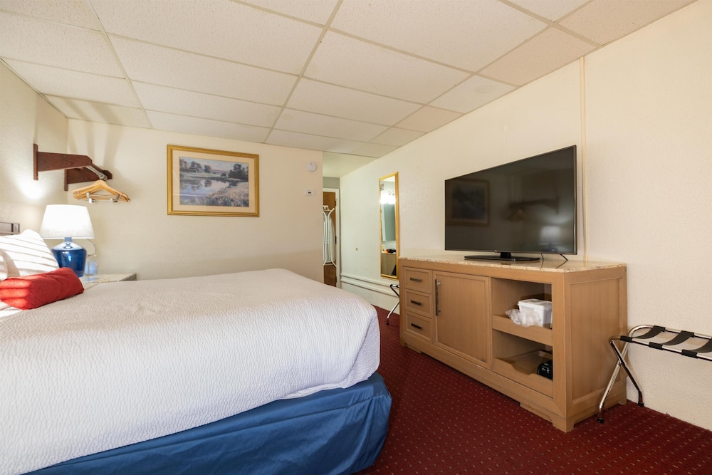 Fireside Inn And Suites 23/64