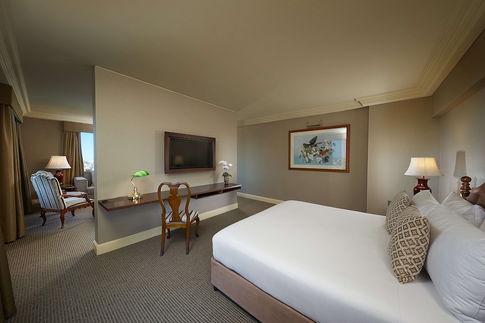 Bridge, Story, Suite, King Bed, River View