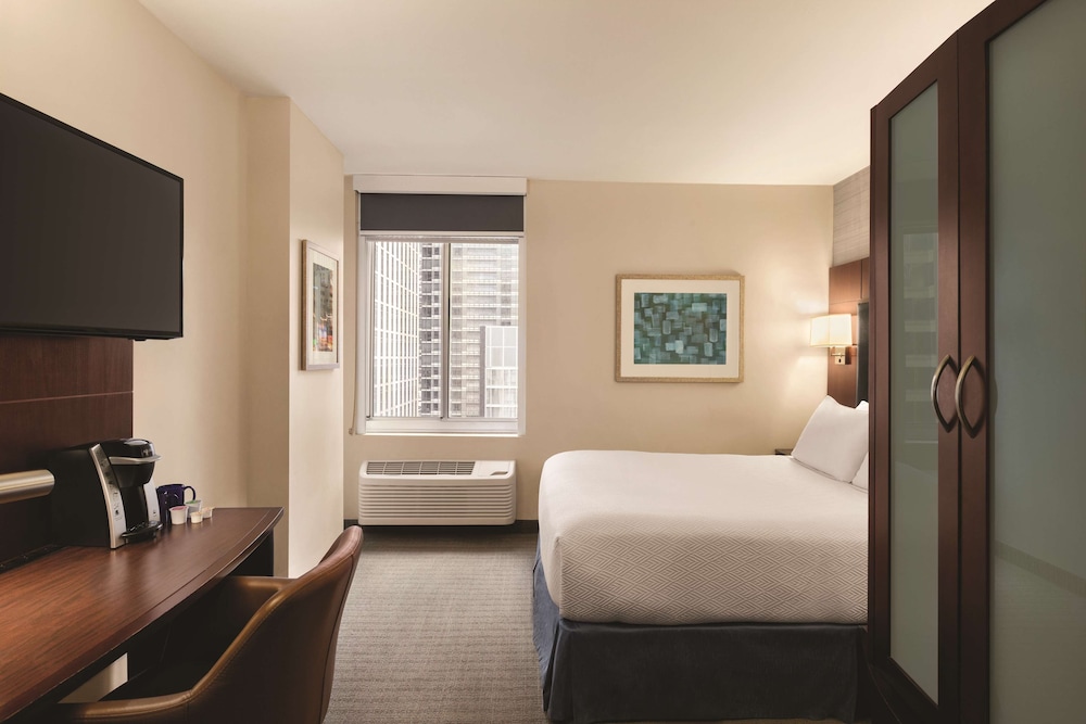 DoubleTree by Hilton New York Midtown Fifth Ave 10/61