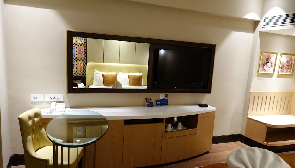 Park Plaza Jodhpur 60/66