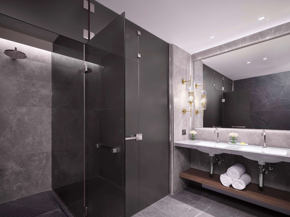 2 Bedrooms, Anantara, Suite, Double Bed, Piazza View، Anantara Palazzo Naiadi 5/5