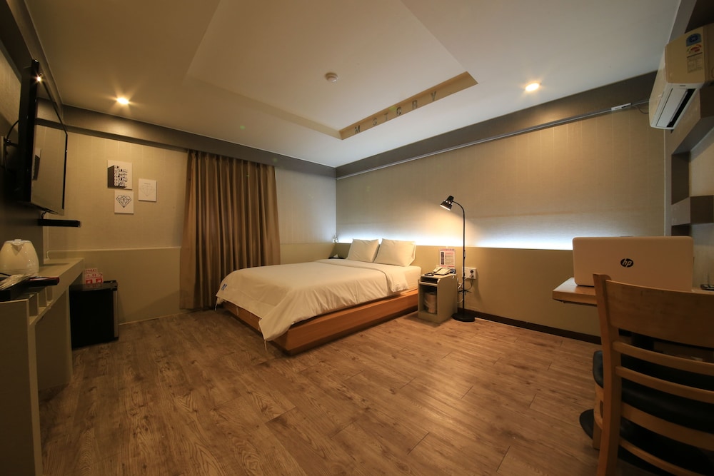 Hotel M Story 32/44
