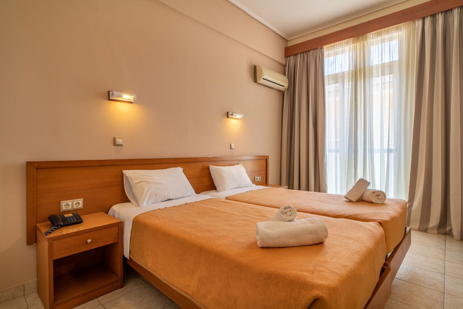 Economy, Twin Beds