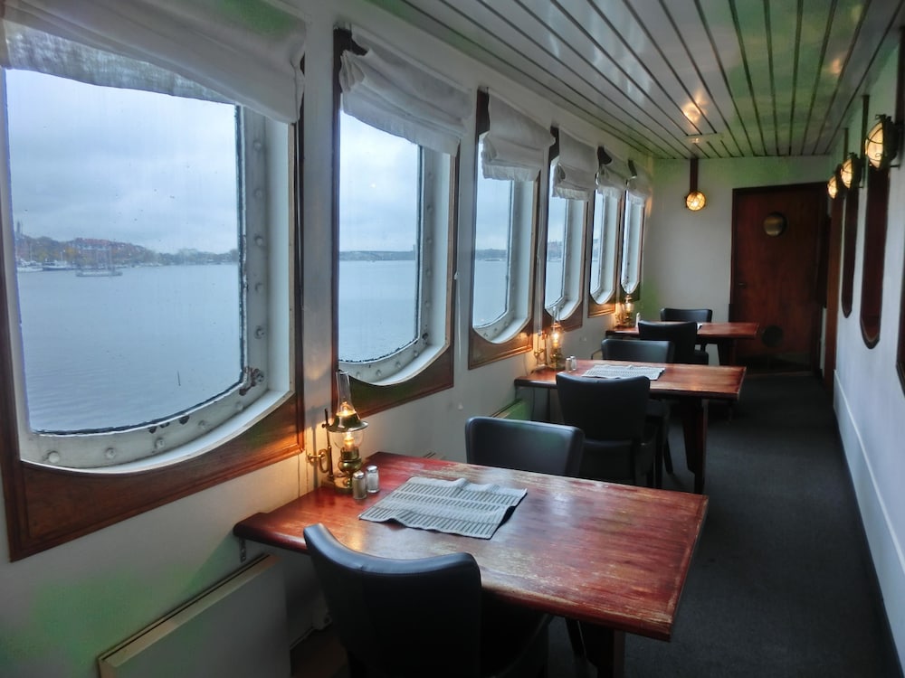 Malardrottningen Hotel 50/56