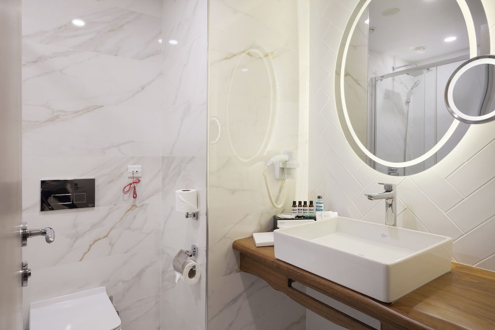 Buem Hotel Kosuyolu 49/50
