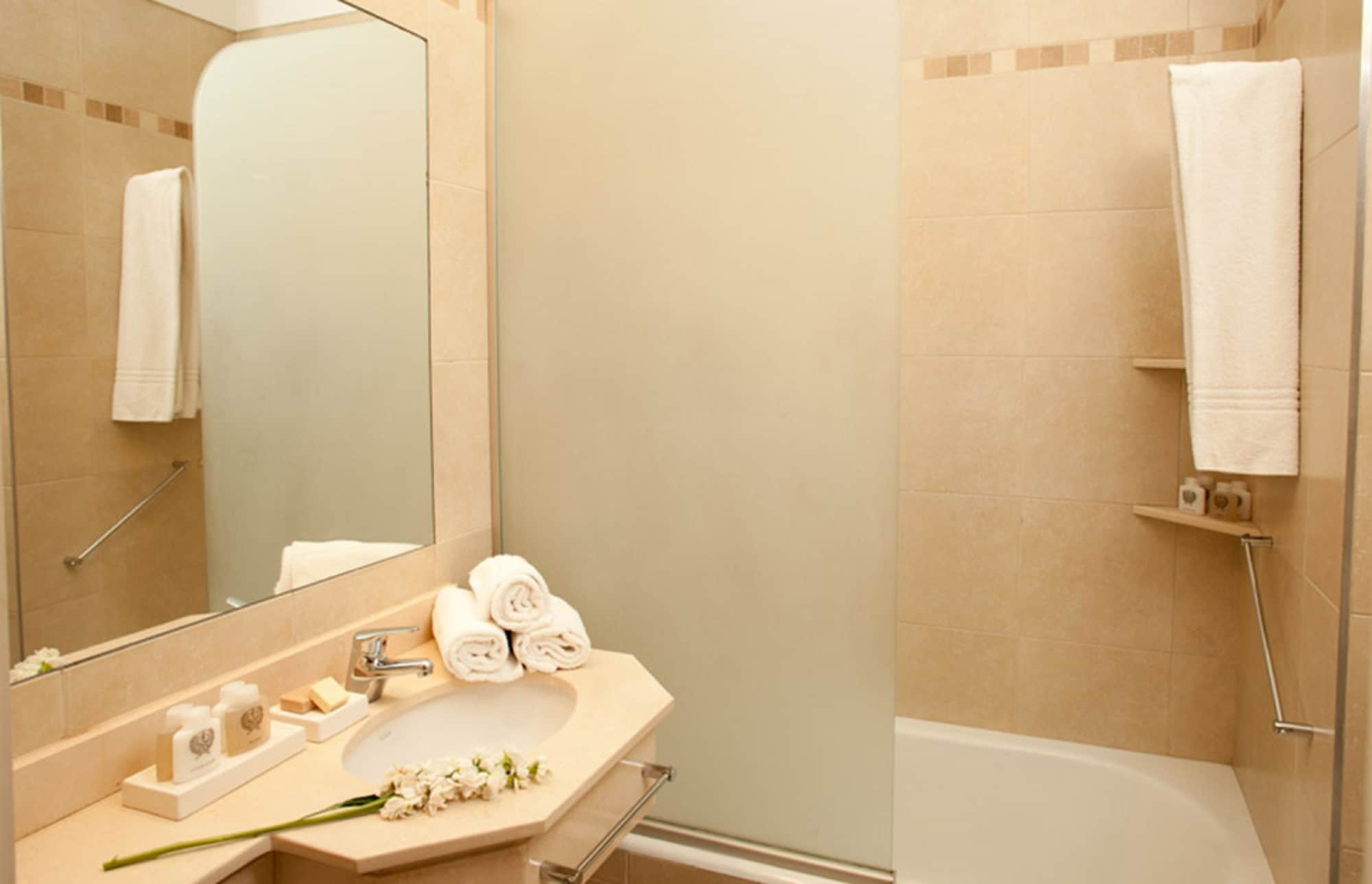 غرفة قياسية بسريرين منفصلين، Hotel Centro Naval 6/6