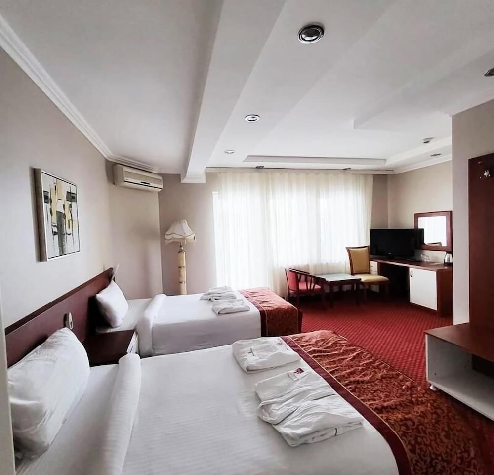 Royal Hotel and Spa 5/17