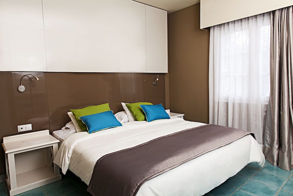 1 BEDROOM, APARTMENT