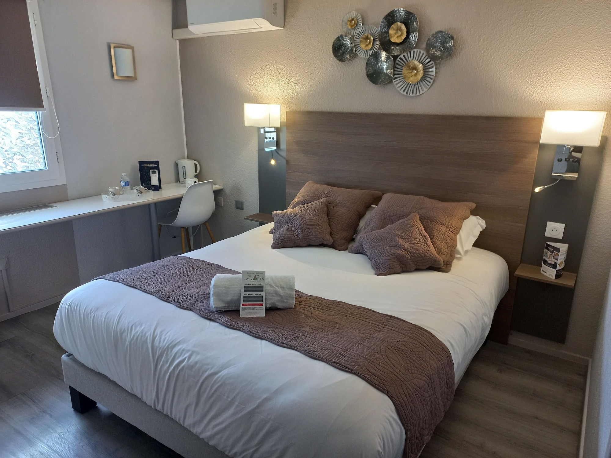 SUPERIOR, DOUBLE BED, PRIVATE BATHROOM, GARDEN AREA