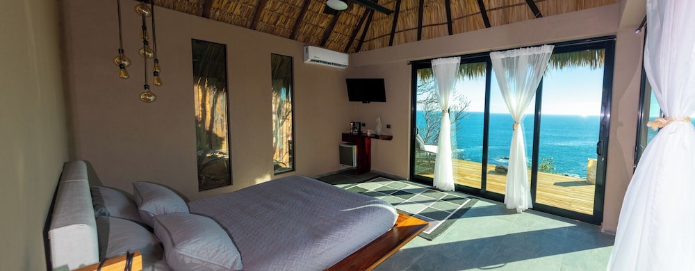 Amore Villas 7/50