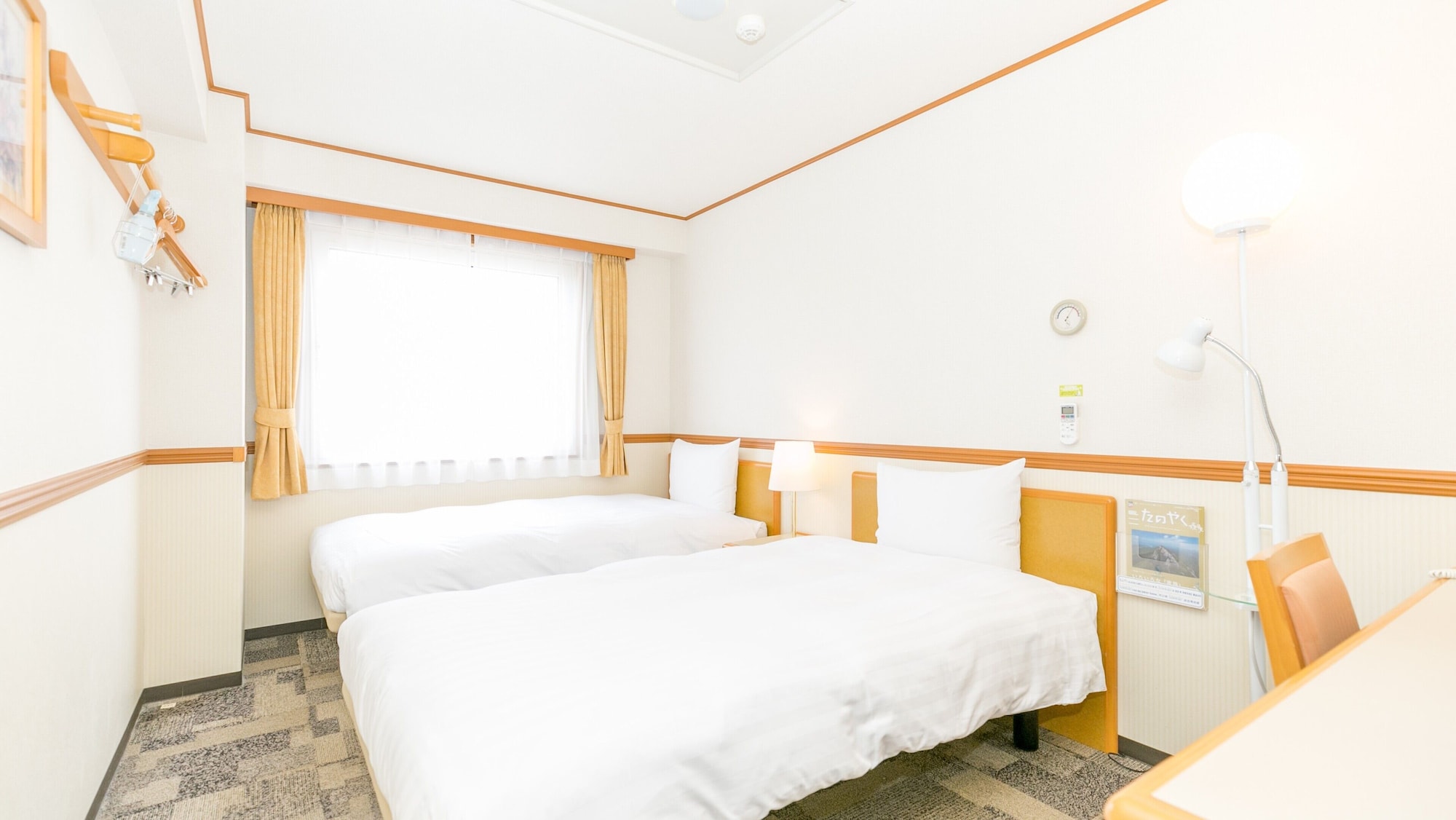 STANDARD, TWIN BEDS, SMOKING