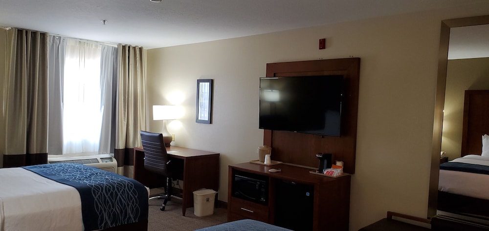 Comfort Inn & Suites Lordsburg I-10 24/49
