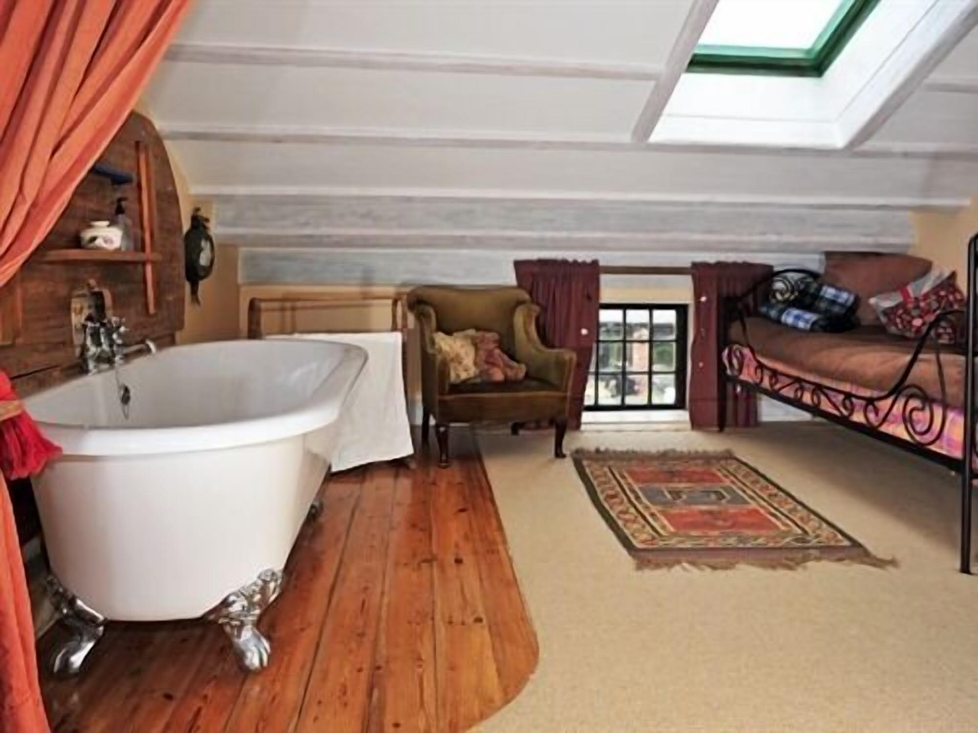 غرفة بريميوم بسرير مزدوج بحوض استحمام، Alnwick Lodge - B&B 4/6