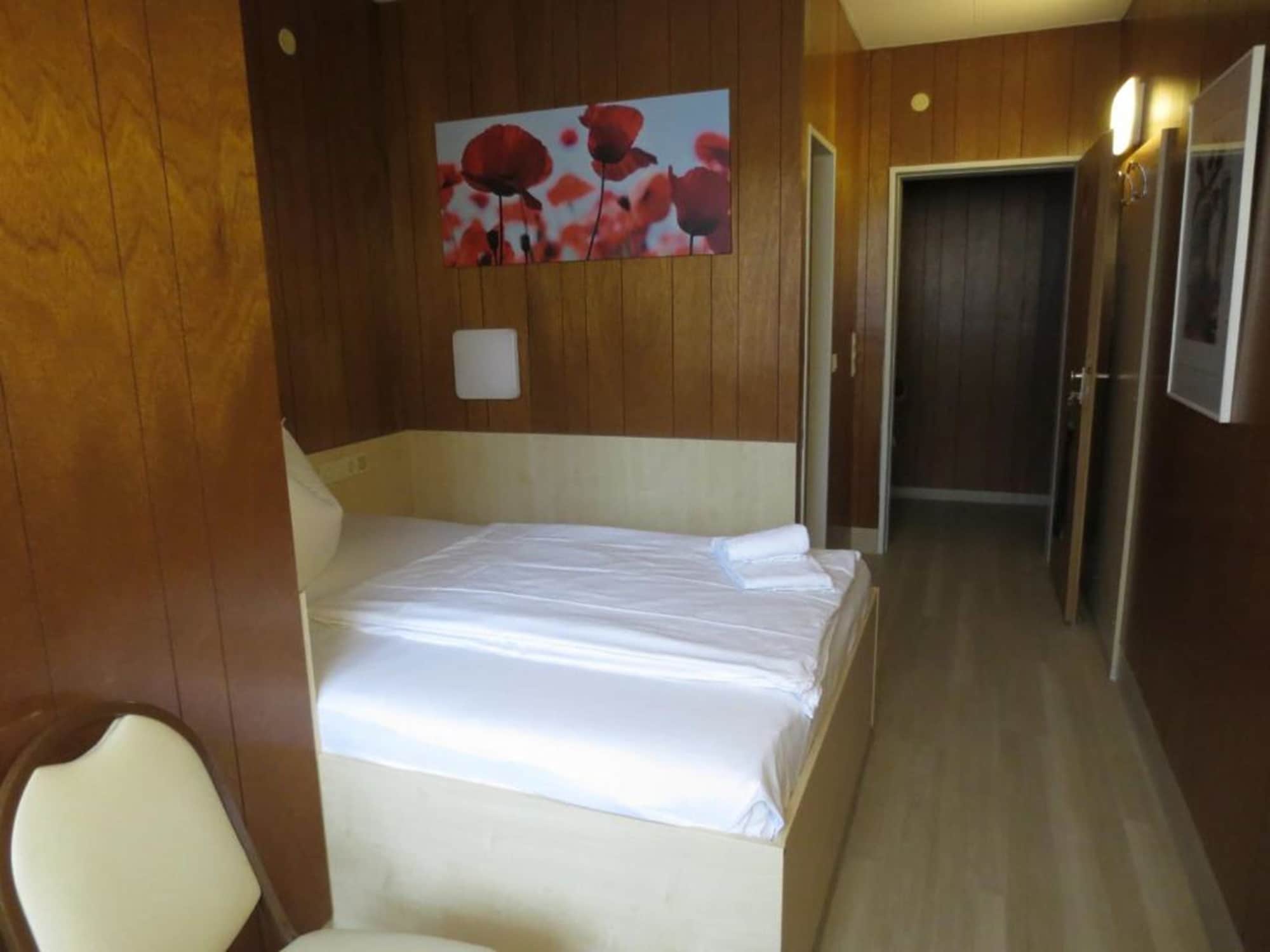 ROOM, SINGLE, SINGLE BED