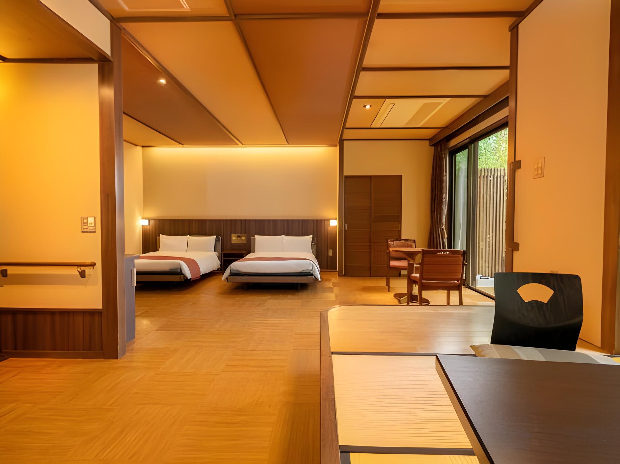 Junior Suite, Private Garden, Bathtub, Accessible